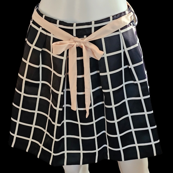 To Be Too Girls Skirt Size 40/XL NWT - Picture 6 of 12